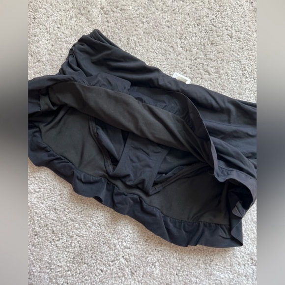 Land's End - Bathing Suit Skirt - Size 6 - Picture 2 of 6